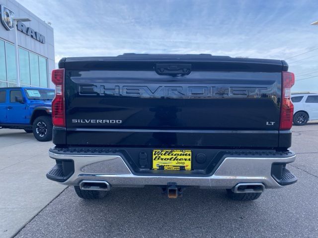 2022 Chevrolet Silverado 1500 LT - Black exterior view 6