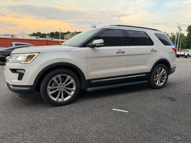 White Platinum Clearcoat Metallic 2018 Ford Explorer SUV / Crossover Front-Wheel Drive 6-Speed Automatic