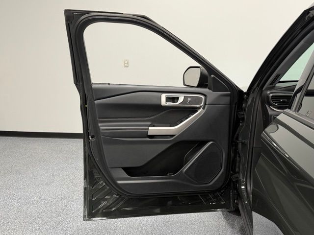 Used 2023 Green Ford XLT image 9