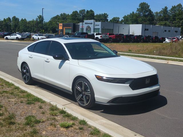 Used 2026 White Honda SE image 15