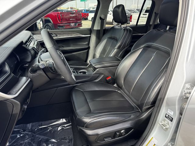 2024 Jeep Grand Cherokee Limited Silver at Texan Dodge Chrysler Jeep Ram