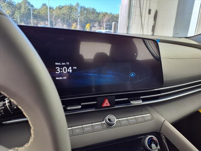 2025 Hyundai Elantra SEL Convenience photo