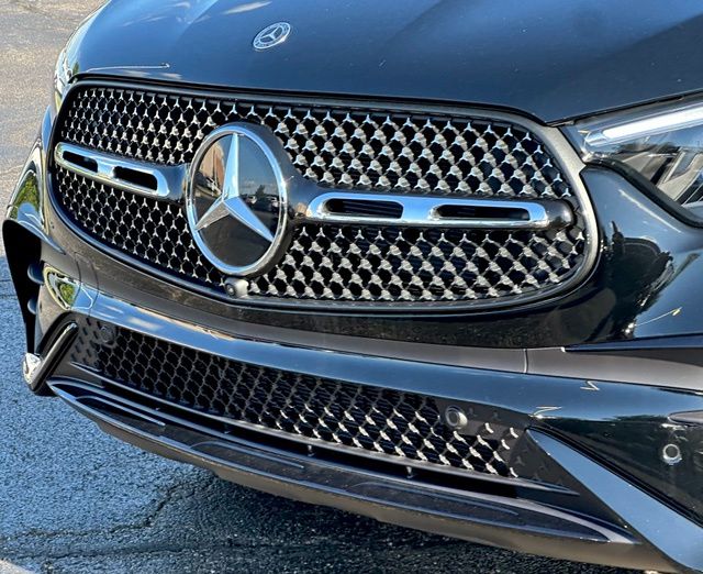 New 2027 Black Mercedes-Benz GLC 300 Coupe image 6
