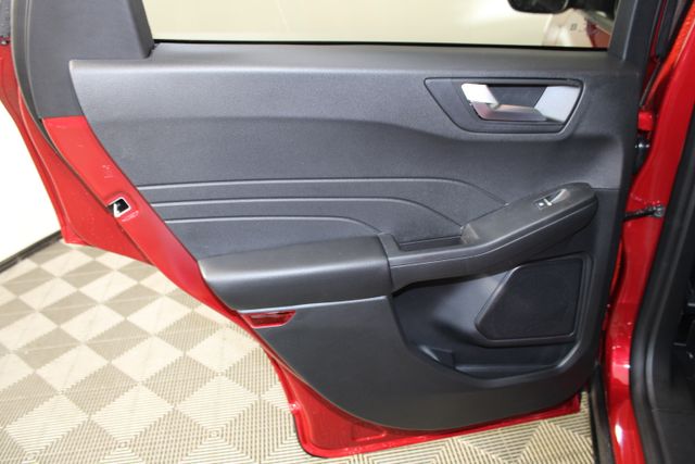 2025 Ford Escape ST-Line photo 17