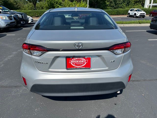 2026 Toyota Corolla LE - Photo 8