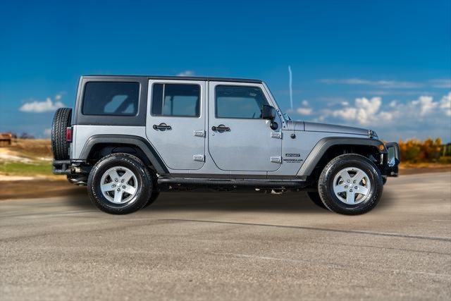 2016 Jeep Wrangler Unlimited Sport 8