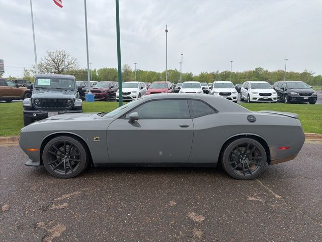 2023 Destroyer Gray Clearcoat Dodge Challenger R/T Scat Pack RWD Coupe