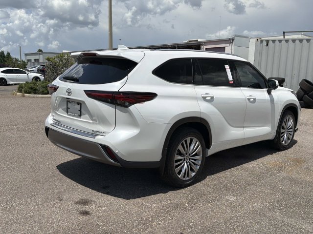 Used 2024 Toyota Highlander SUV
