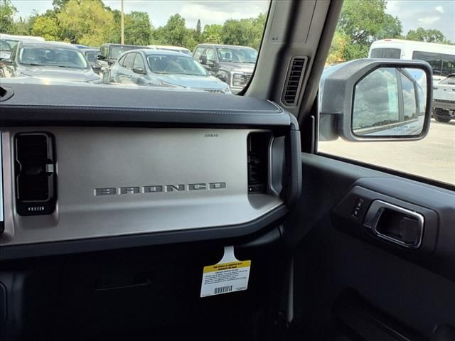 2025 Ford Bronco Outer Banks photo