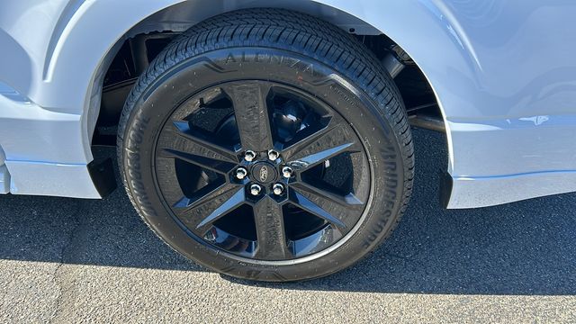 View vehicle photo 6