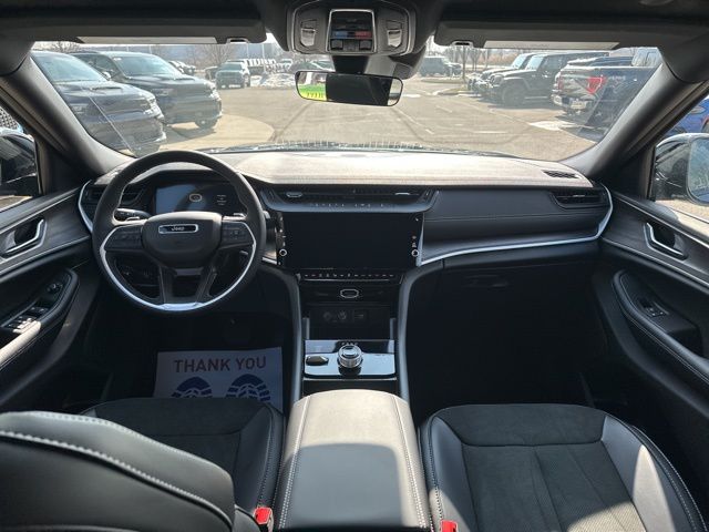 2026 Jeep Grand Cherokee L Laredo - Diamond Black Crystal Pearlcoat exterior view 20