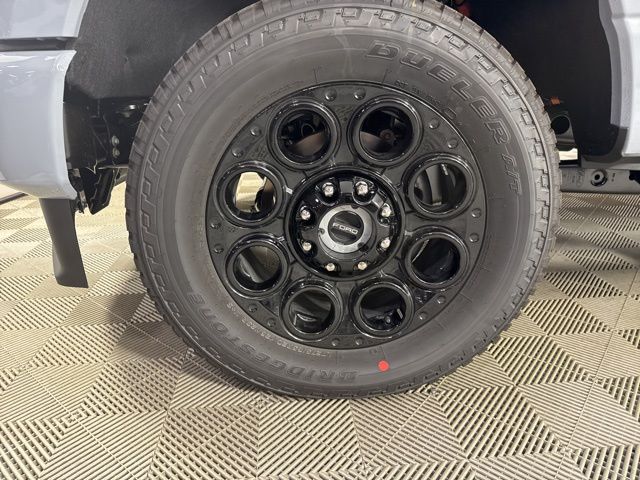 2025 Glacier Gray Metallic Tri-Coat Ford Super Duty F-250 SRW Lariat 4X4 Truck