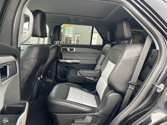 2023 Ford Explorer XLT - Agate Black Metallic exterior view 12