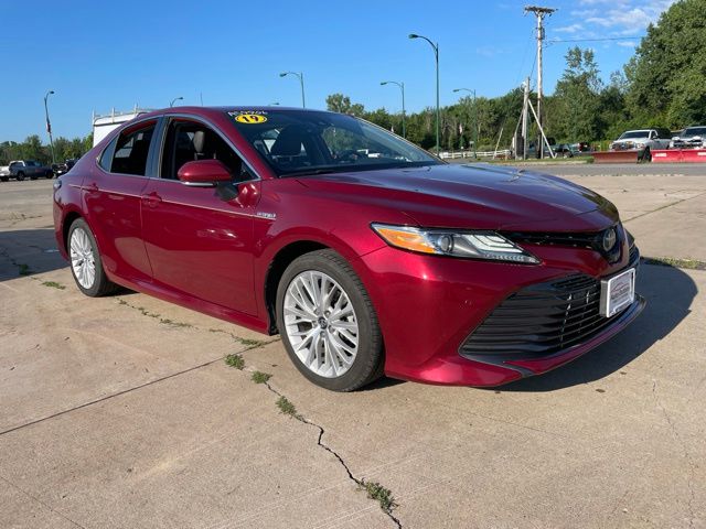 Pearl 2019 Toyota Camry Hybrid Sedan Front-Wheel Drive Continuously Variable Transmission