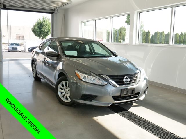 Gray (Gun Metallic) 2016 Nissan Altima Sedan Front-Wheel Drive Continuously Variable Transmission