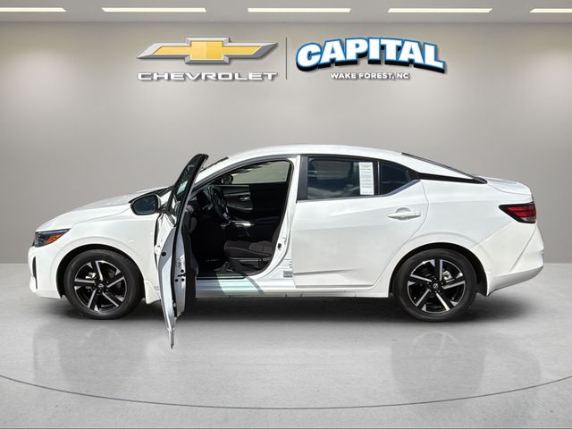Used 2025 White Nissan SV image 3