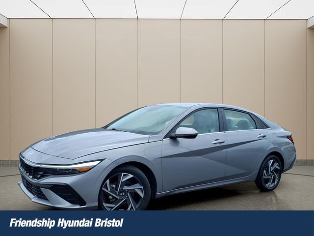 Fluid Metal 2025 Hyundai Elantra Limited FWD Sedan Front-Wheel Drive Continuously Variable Transmission