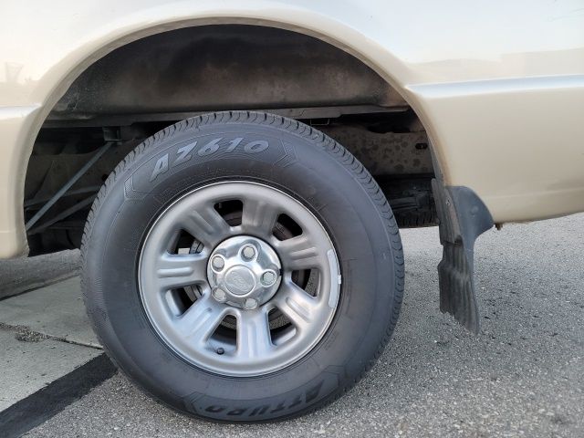 2002 Champagne Ford Ranger XL RWD Truck