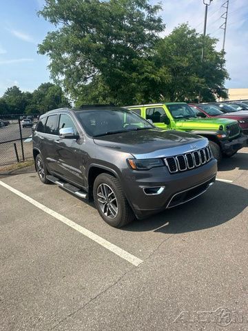 Gray (Granite Crystal Metallic Clearcoat) 2019 Jeep Grand Cherokee SUV / Crossover Four-Wheel Drive 8-Speed Automatic