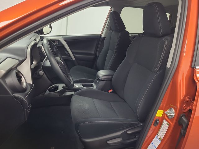 2016 – Toyota – RAV4