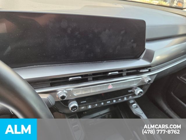 Used 2025 Black Kia S image 5