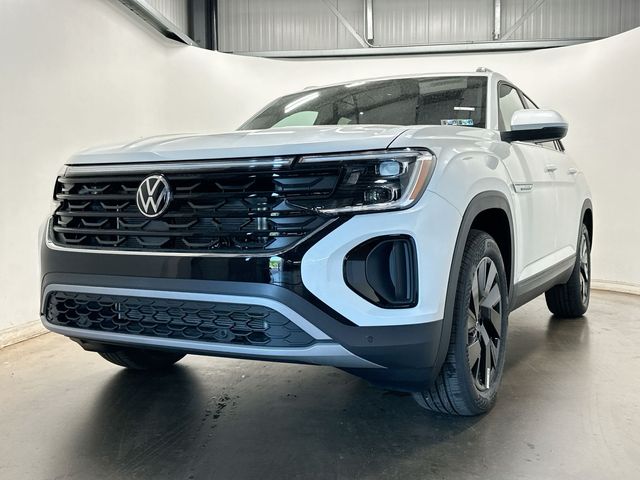 2026 Volkswagen Atlas Cross Sport 2.0T SE w/Technology White/off-white at Sutliff Volkswagen