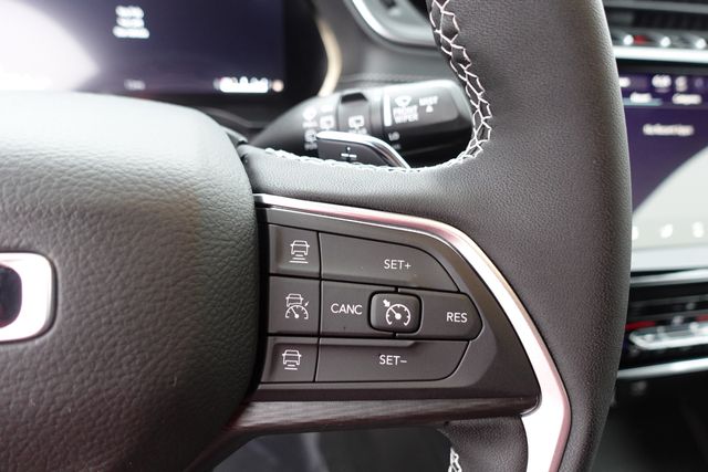 new 2025 Jeep Grand Cherokee car, priced at $37,275