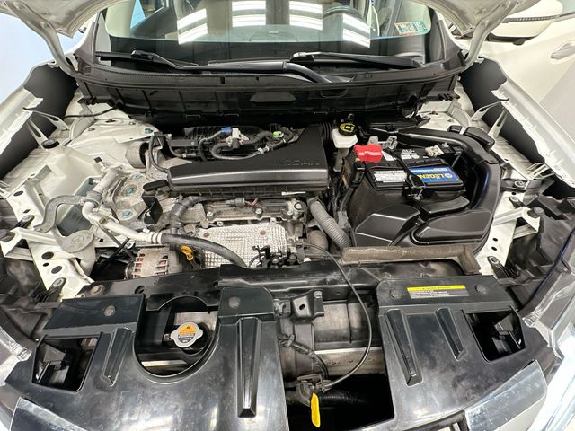 2018 Nissan Rogue SL White at Audi Porsche Sewickley