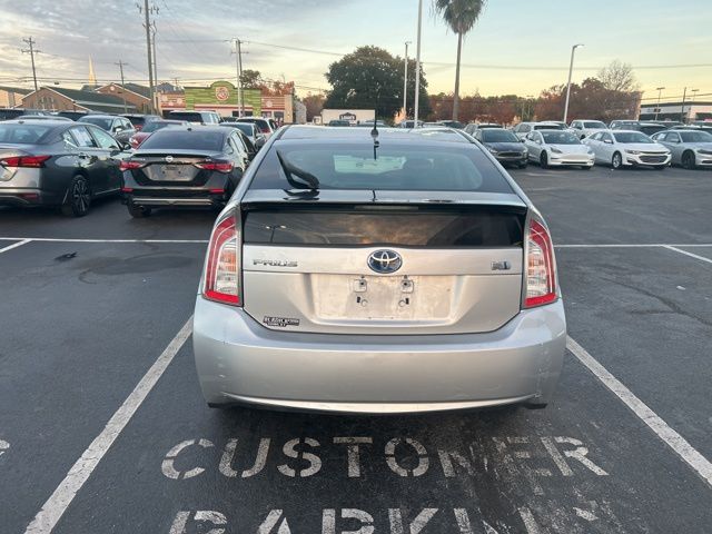 2013 Toyota Prius Two 16