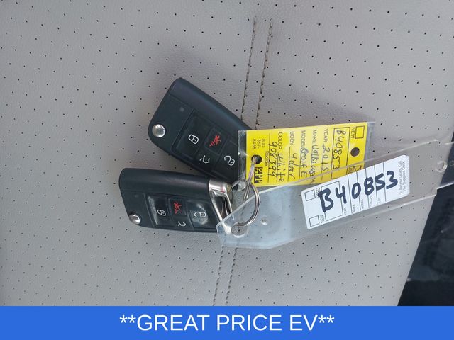 Used 2015 White Volkswagen SEL Premium image 33