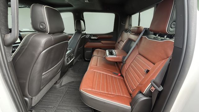 Used 2023 White GMC Denali Ultimate image 18