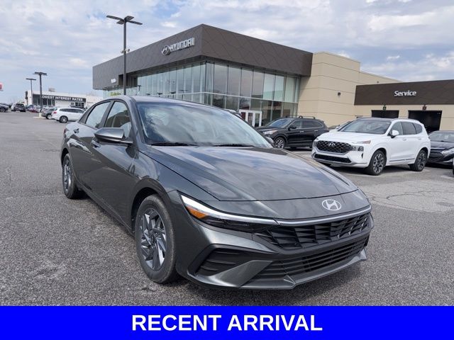 Amazon Gray 2025 Hyundai Elantra Hybrid Blue FWD Sedan Front-Wheel Drive 6-Speed Dual Clutch