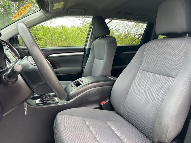 used 2019 Toyota Highlander car, priced at $23,999