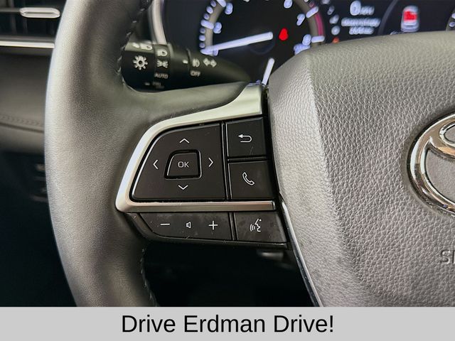 Used 2021 Toyota Highlander SUV