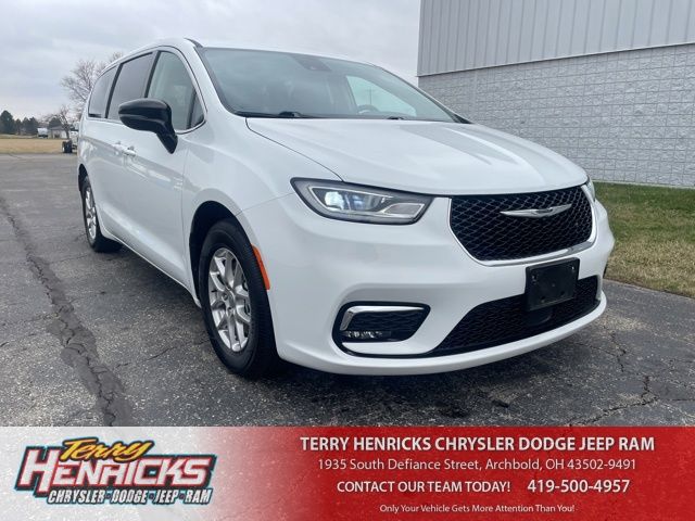 2024 Chrysler Pacifica Touring L FWD