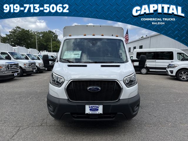2025 Ford F-550 photo 2