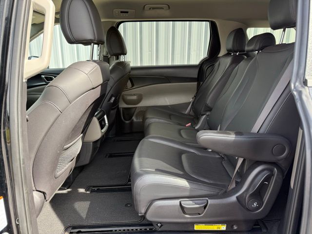 used 2025 Kia Carnival car, priced at $34,838