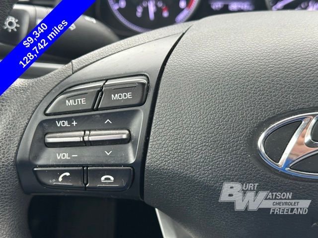 2019 Hyundai Elantra SE 16