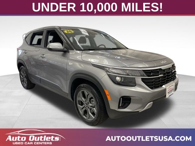Steel Gray 2026 Kia Seltos SUV / Crossover Front-Wheel Drive Continuously Variable Transmission