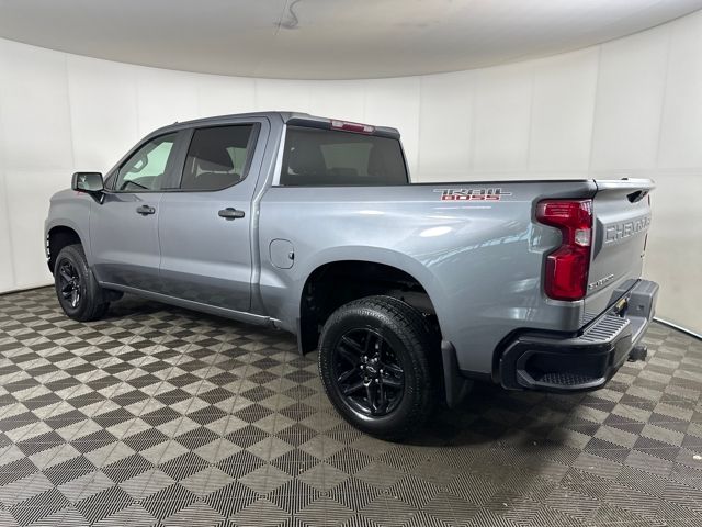 View vehicle photo 4