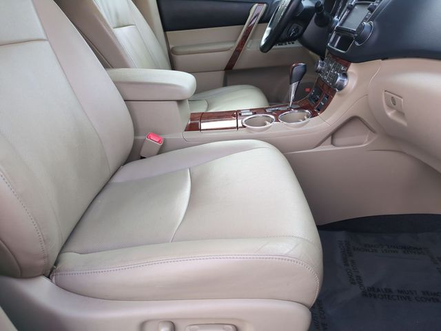 used 2013 Toyota Highlander car, priced at $18,591