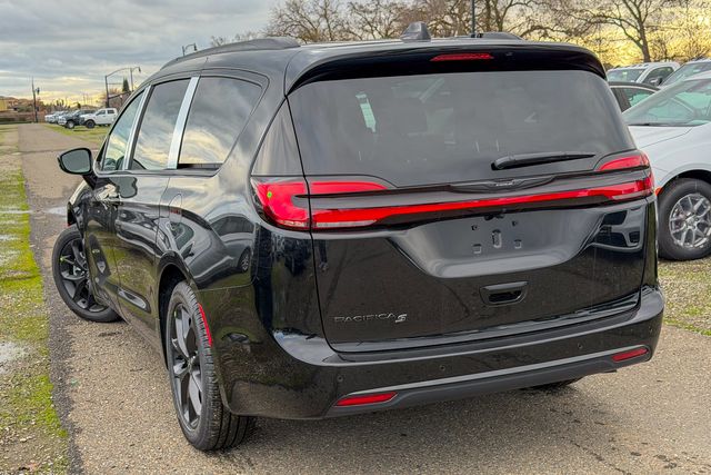 new 2026 Chrysler Pacifica car, priced at $47,180