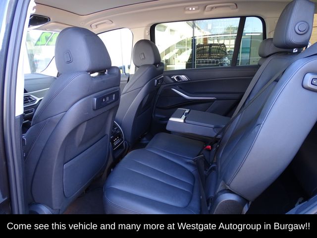 BMWX718
