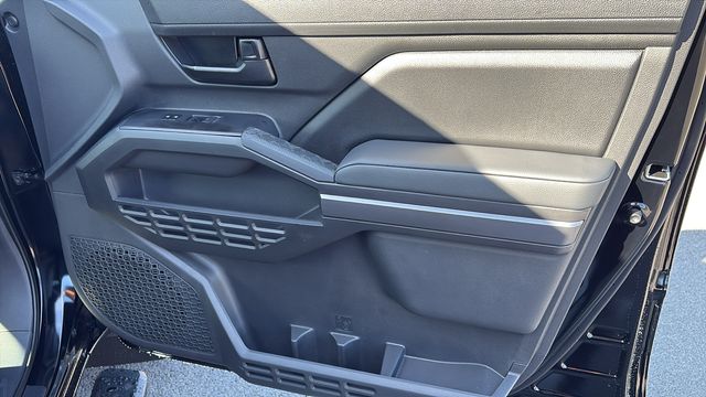 2025 Toyota Tacoma SR5 - Photo 30