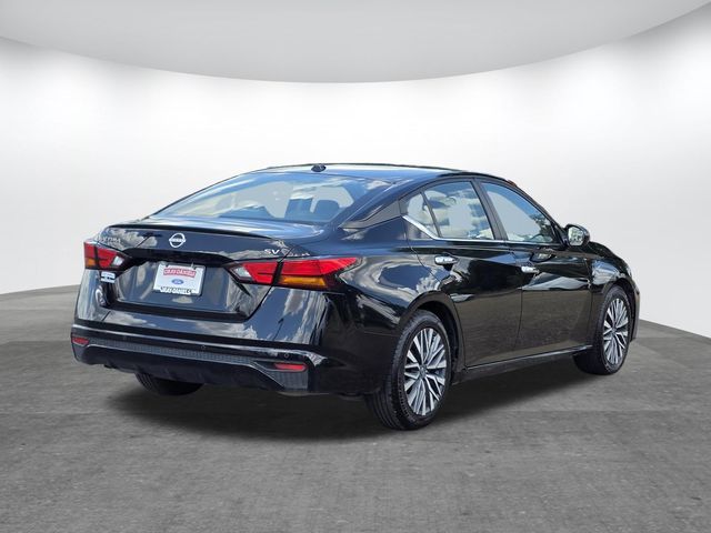 Used 2024 Nissan Altima Sedan