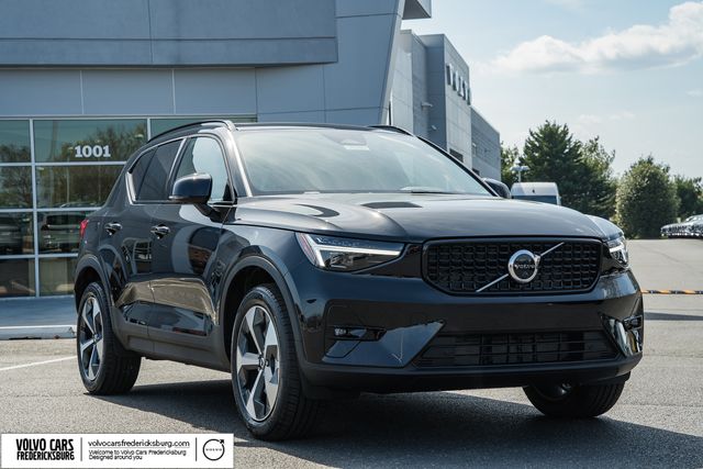 Onyx Black 2026 Volvo XC40 B5 Plus AWD SUV / Crossover All-Wheel Drive Automatic
