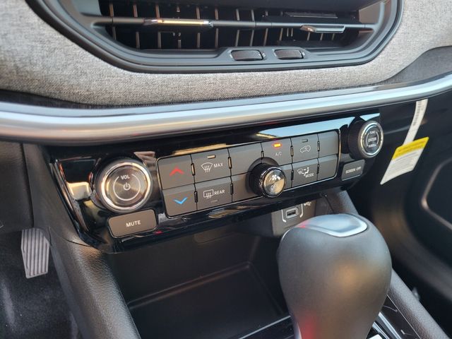 New 2026 Silver Jeep Latitude image 25