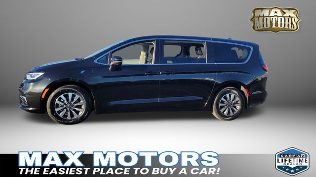 2023 Chrysler Pacifica Hybrid Touring L 6