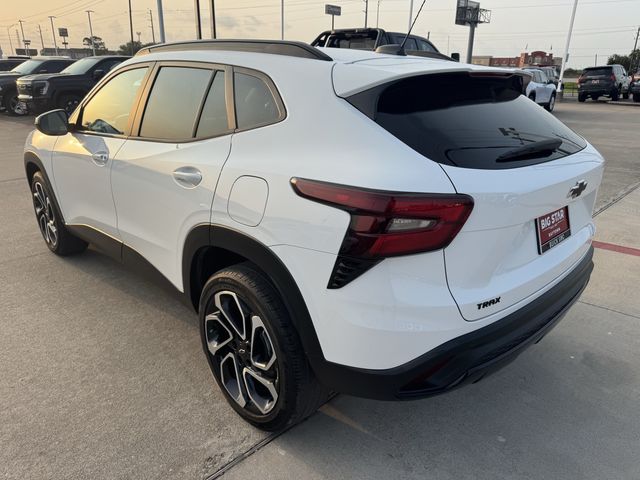 2025 Chevrolet Trax 2RS White at Ross Downing Buick GMC
