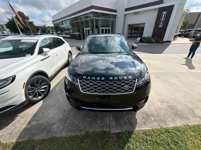 Used 2021 Black Land Rover S image 4
